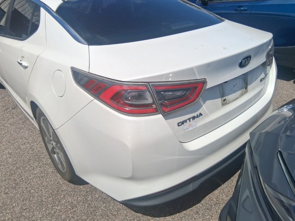 Used 2014 White Kia EX image 7