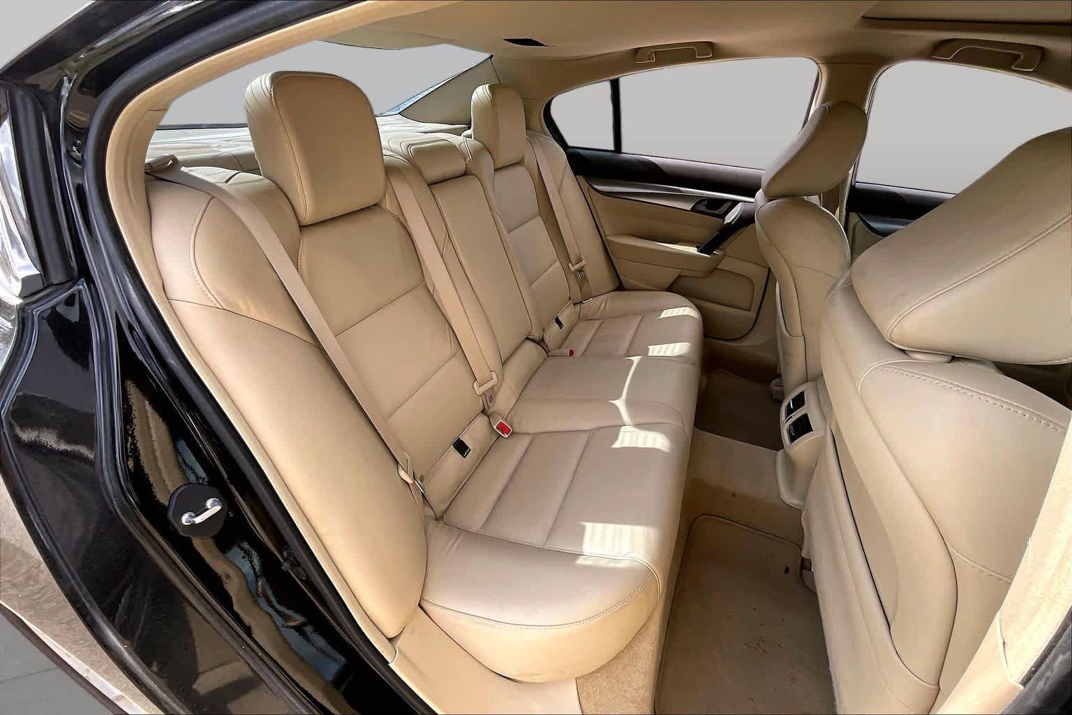 Used 2010 Crystal Black Pearl Acura  image 17