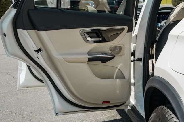 Certified Used 2025 Polar White Mercedes-Benz GLC 350e image 36