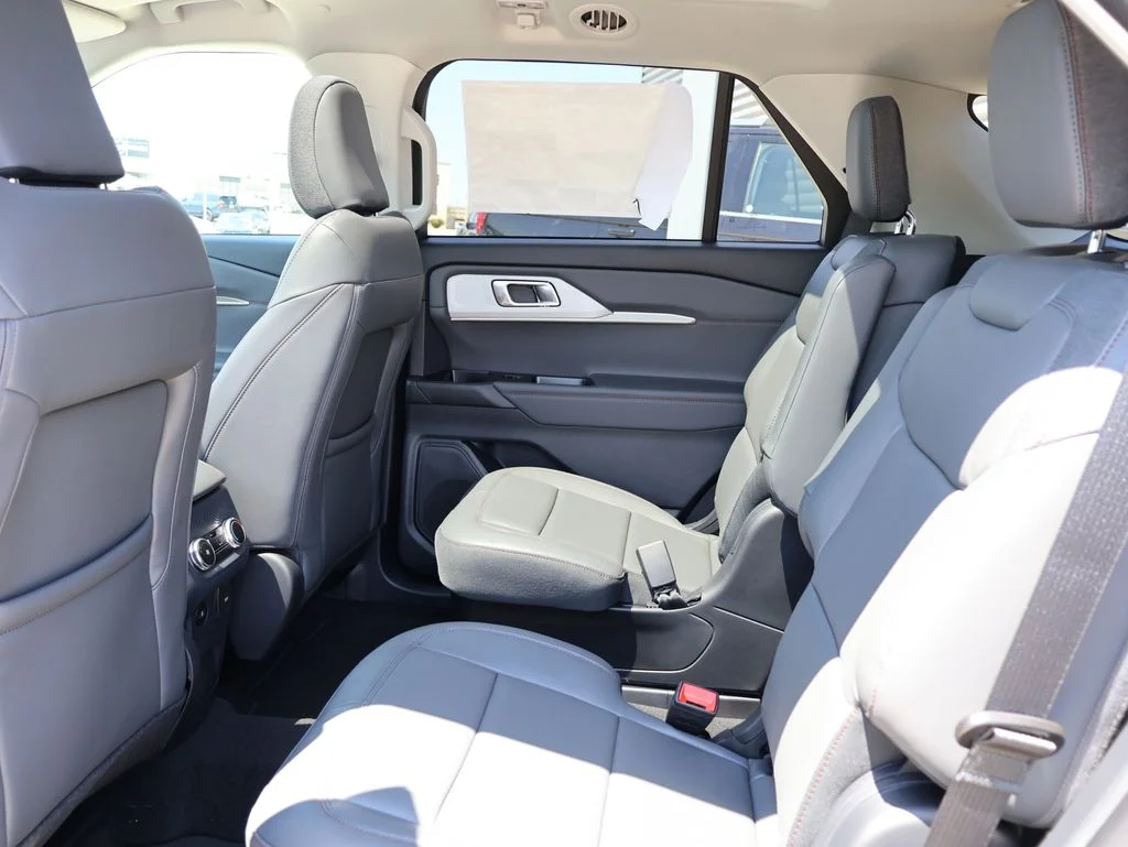 New 2026 Carbonized Gray Metallic Ford Active image 19