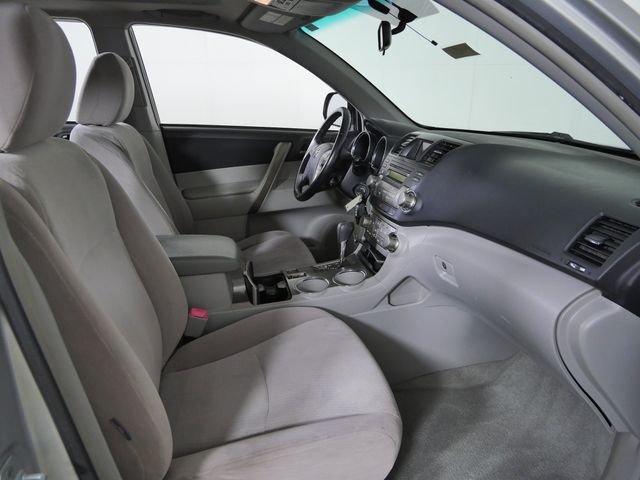 Used 2009 Silver Toyota Sport image 10