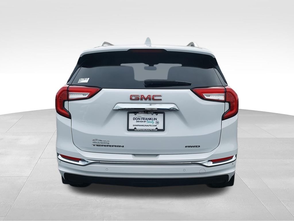 Used 2022 White GMC Denali image 7