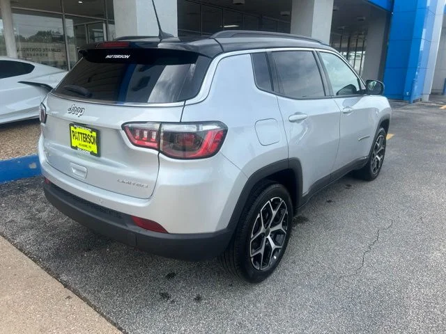 Used 2025 Silver Jeep Limited image 11