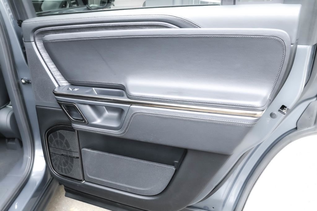 Used 2022  Rivian Launch Edition image 25