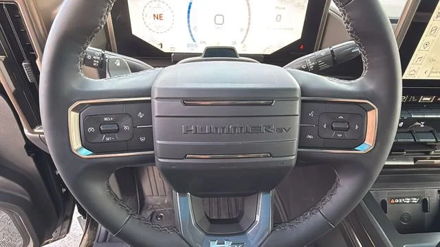 2024 GMC HUMMER EV 3X - Photo 32