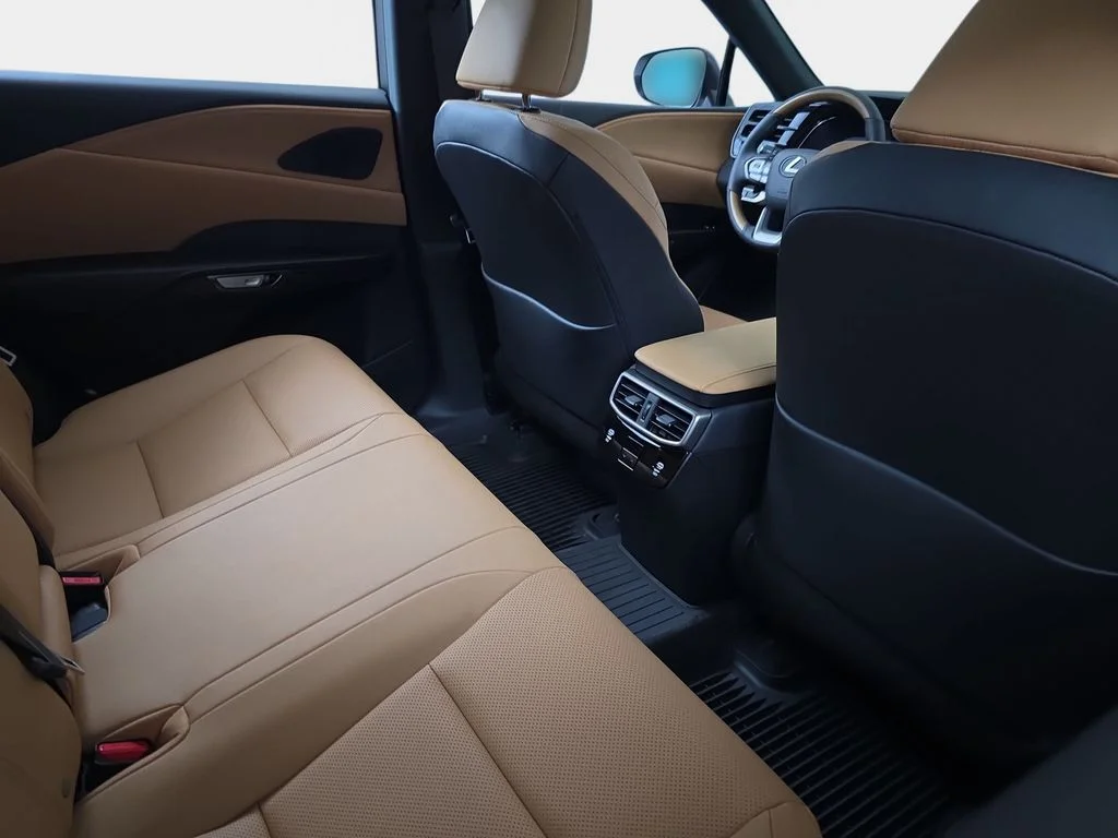 New 2026 Eminent White Pearl Lexus PREMIUM image 11