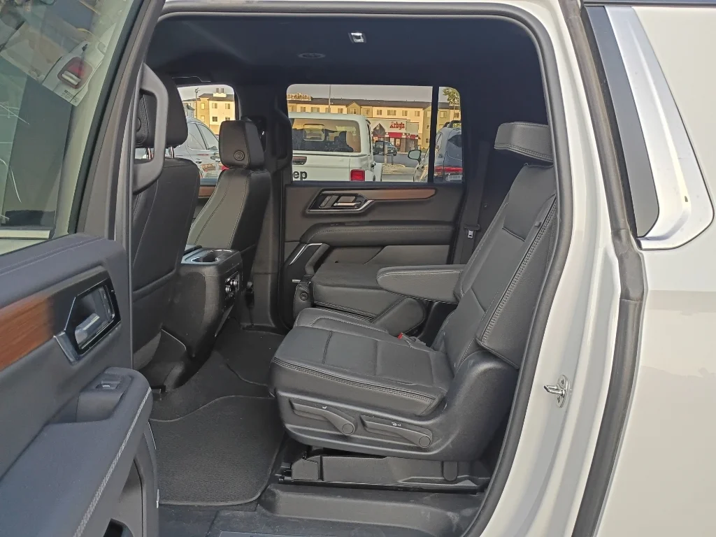 Used 2025 White GMC Denali image 22