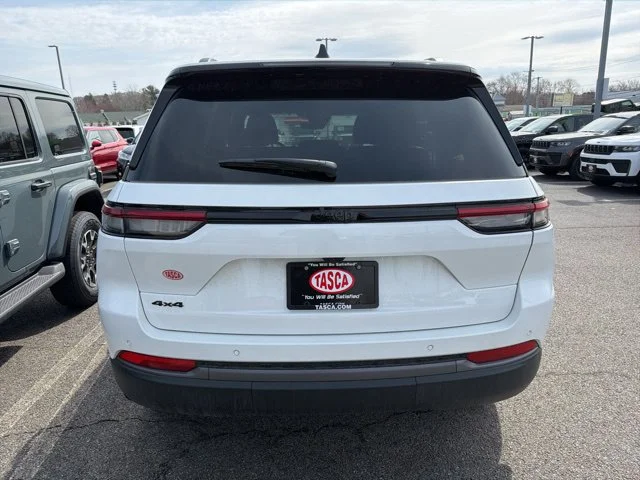 New 2026 White Jeep Altitude image 4