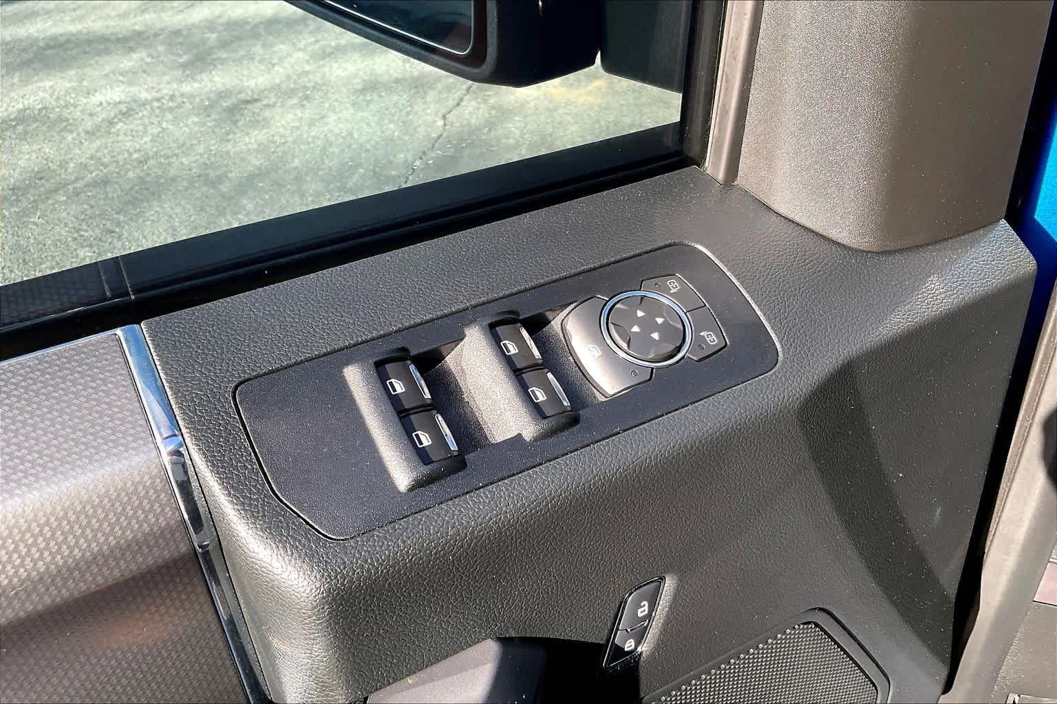 Used 2016 Blue Flame Metallic Ford XLT image 32