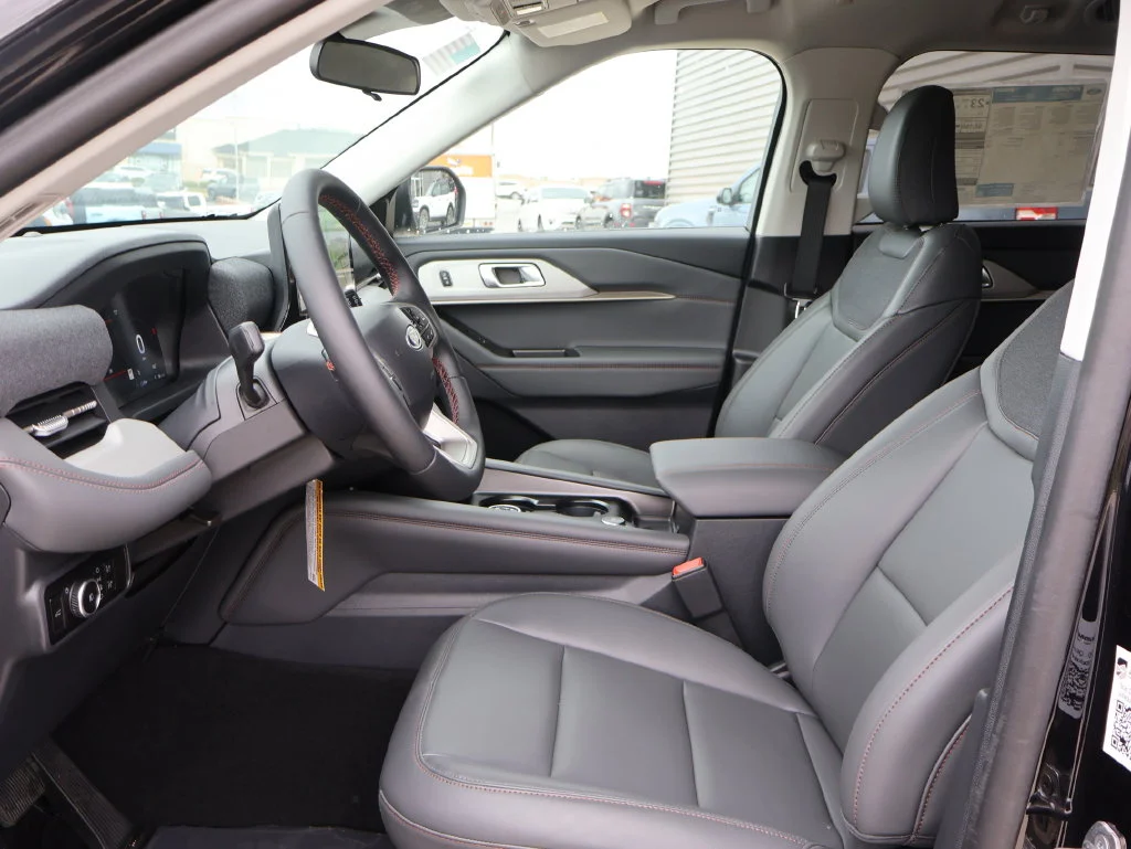 New 2026 Agate Black Metallic Ford Active image 24