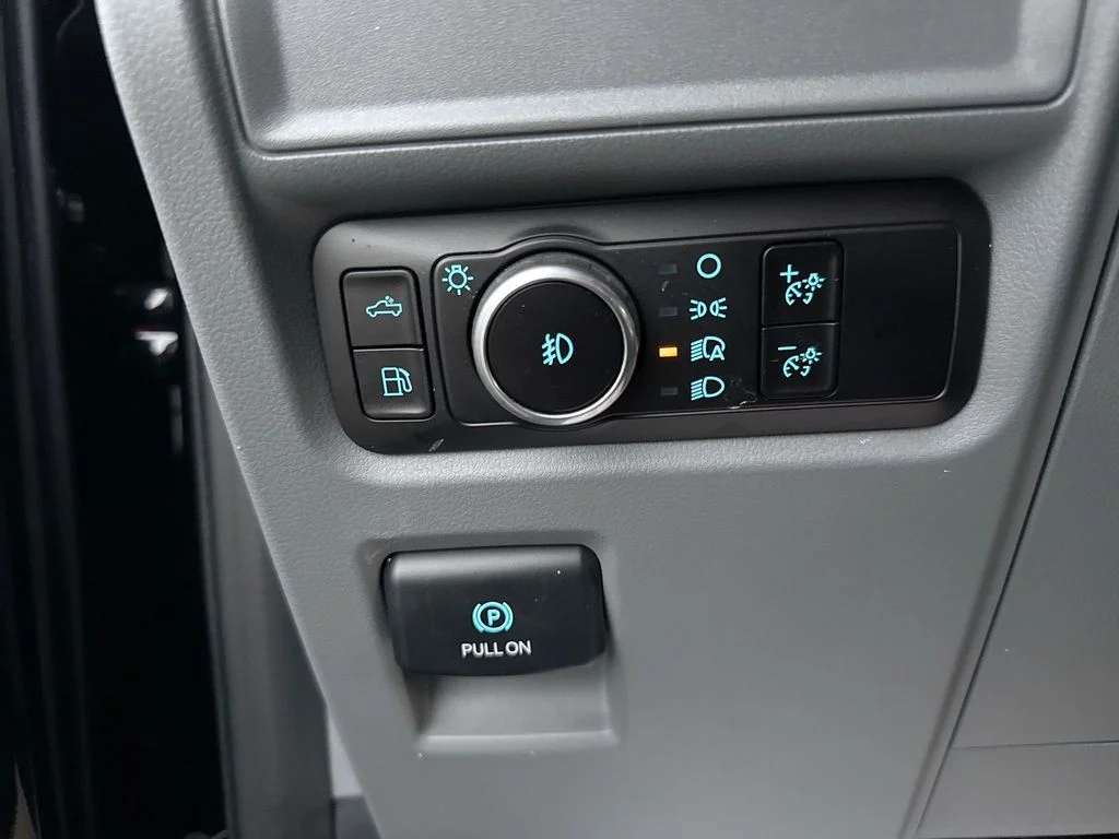 Used 2025 Black Metallic Ford XLT image 30