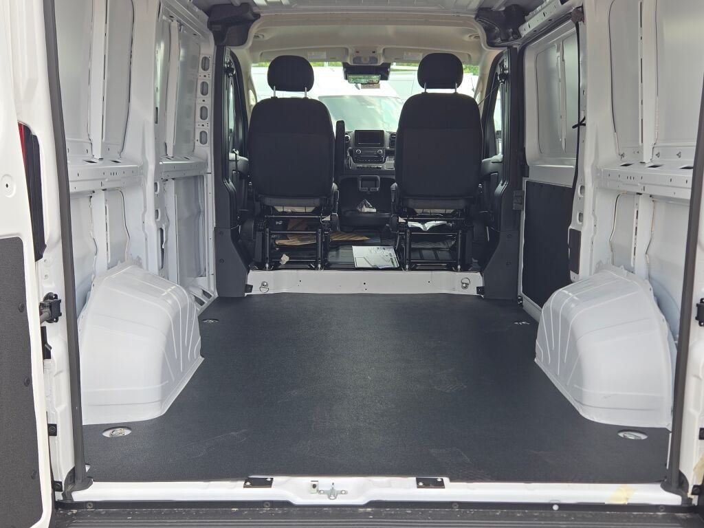 New 2026 Bright White Clear-Coat Exterior Paint RAM Low Roof image 13