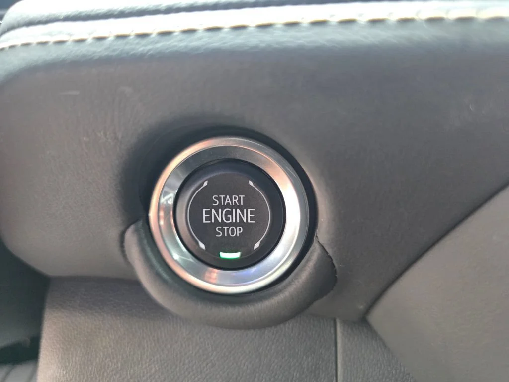 Used 2025 Sterling Gray Metallic Chevrolet Premier image 21