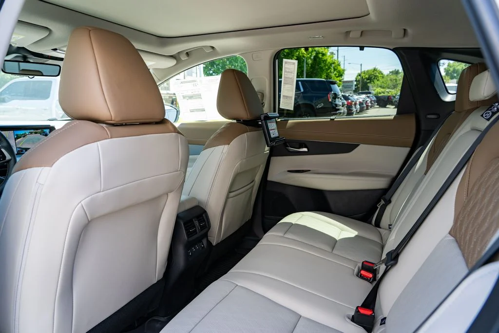 New 2026 Everest White Pearl TriCoat Nissan Platinum image 23