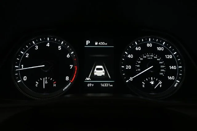 Certified Used 2023 Gray Hyundai SEL image 9
