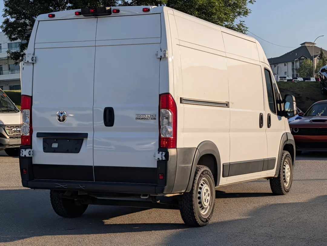 Certified Used 2025 White RAM Tradesman - Convienence Grp - Mopar Wall Paneling - LOW KMS image 8