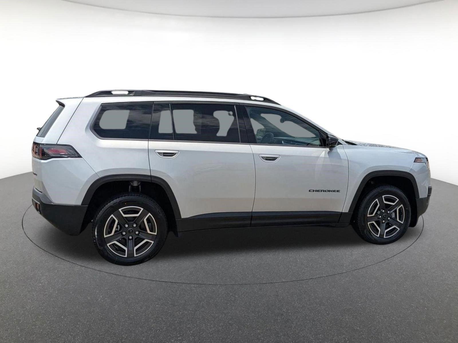 New 2026 Silver Zynith Clear-Coat Exterior Paint Jeep Laredo image 3