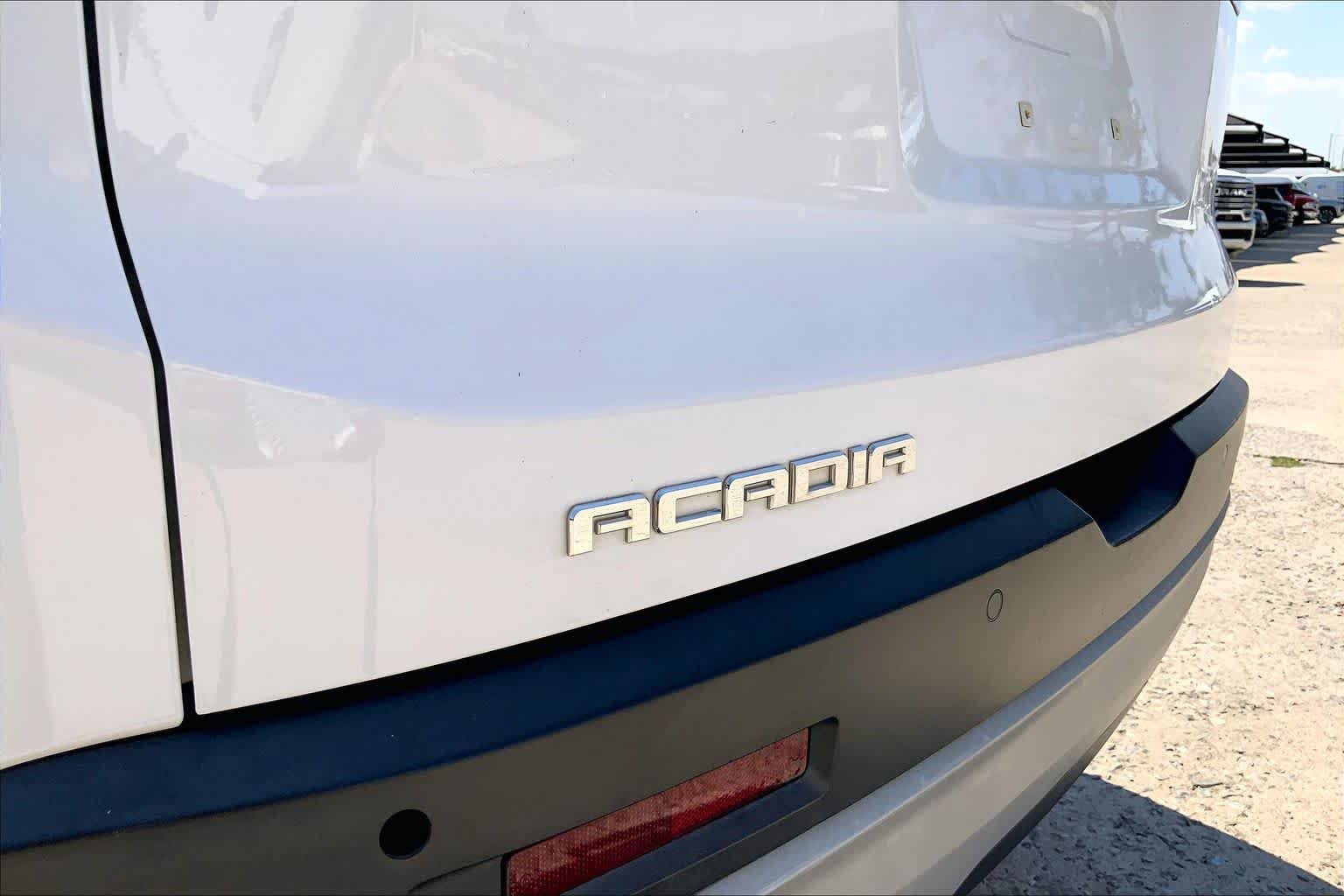 Used 2019 Summit White GMC SLE image 31