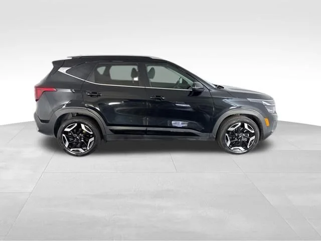 Used 2024 Black Kia SX image 6