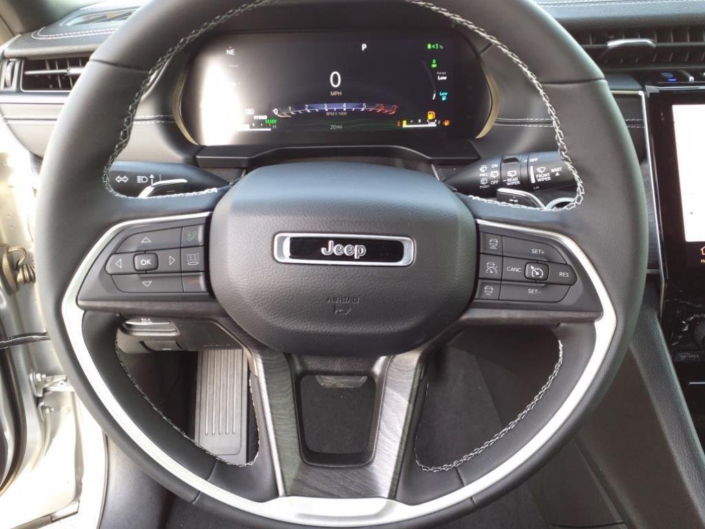 Used 2024 Silver Zynith Jeep  image 17