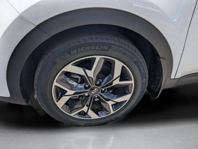 Used 2022 White Kia EX image 14