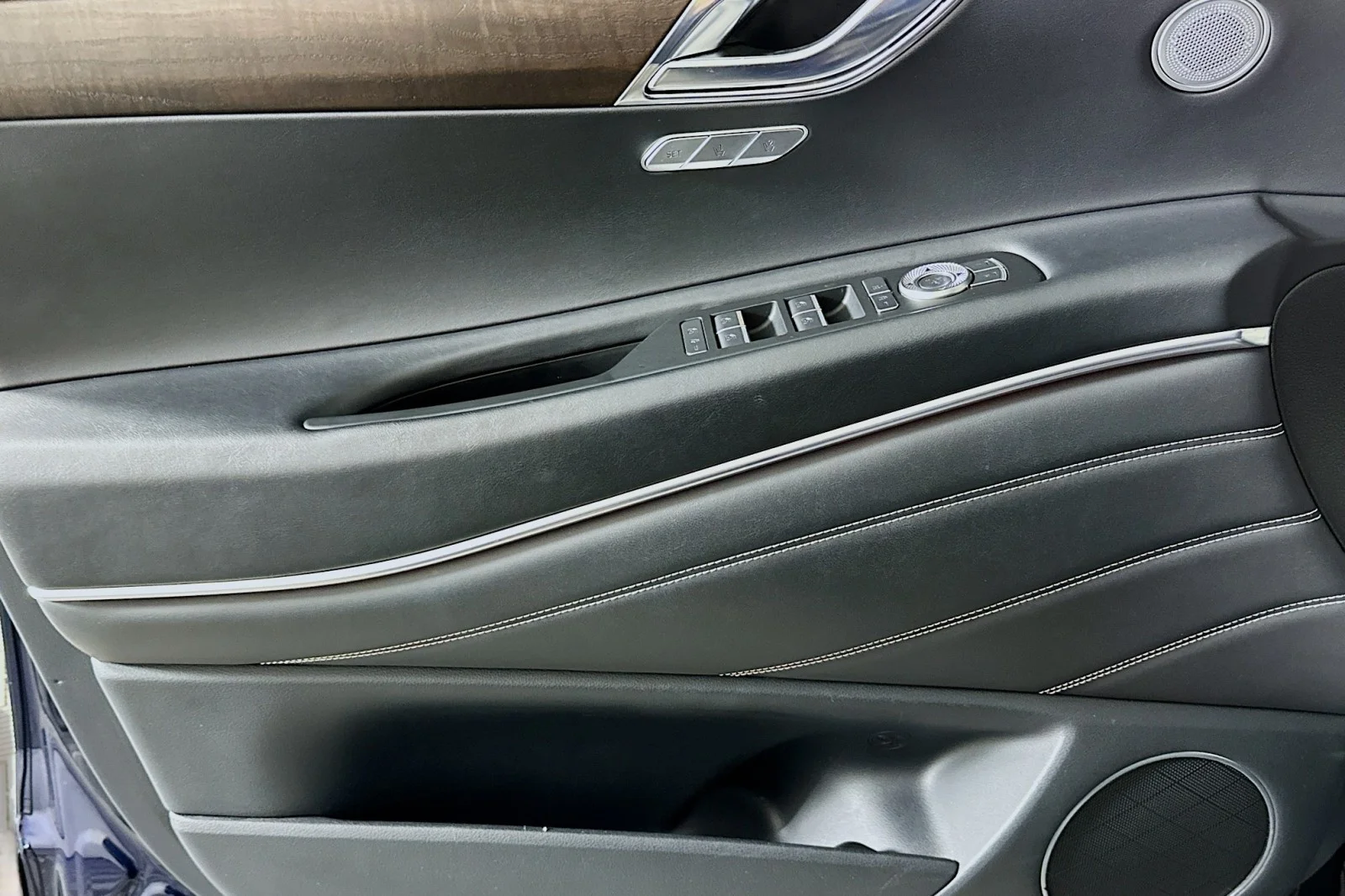 Used 2024 Capri Blue Genesis  image 21