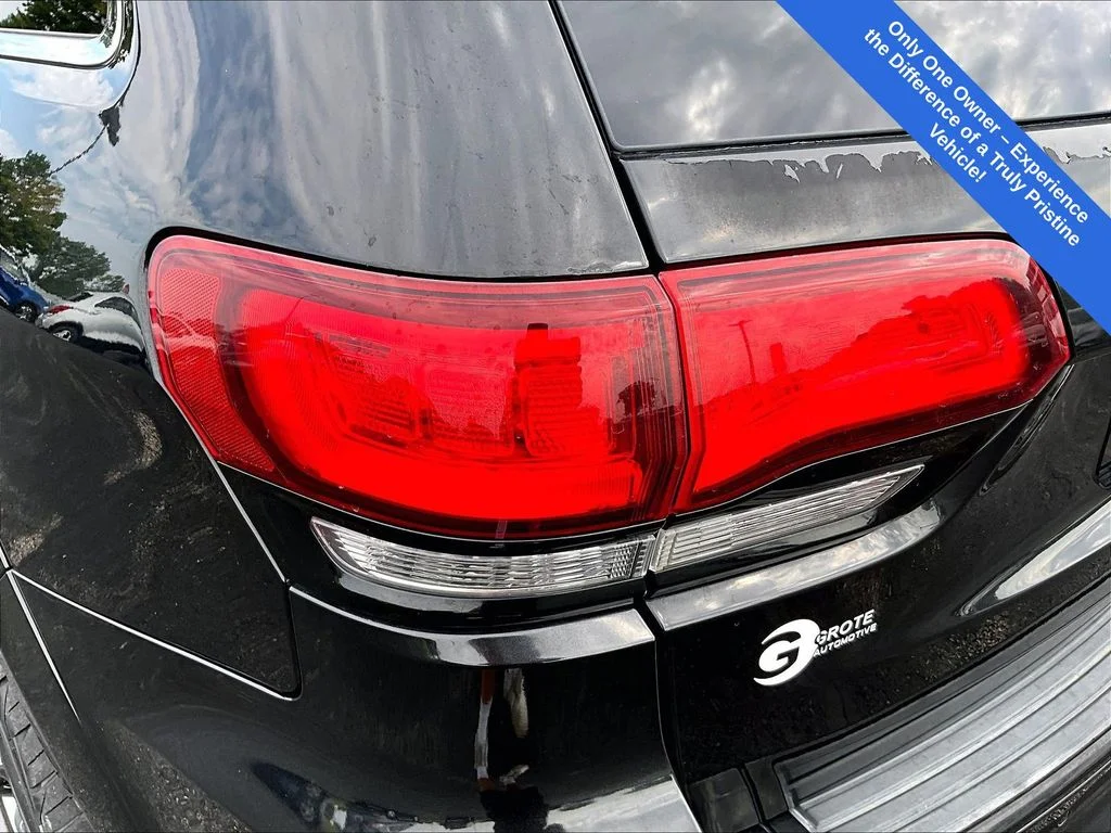Used 2015 Black Jeep SRT image 30