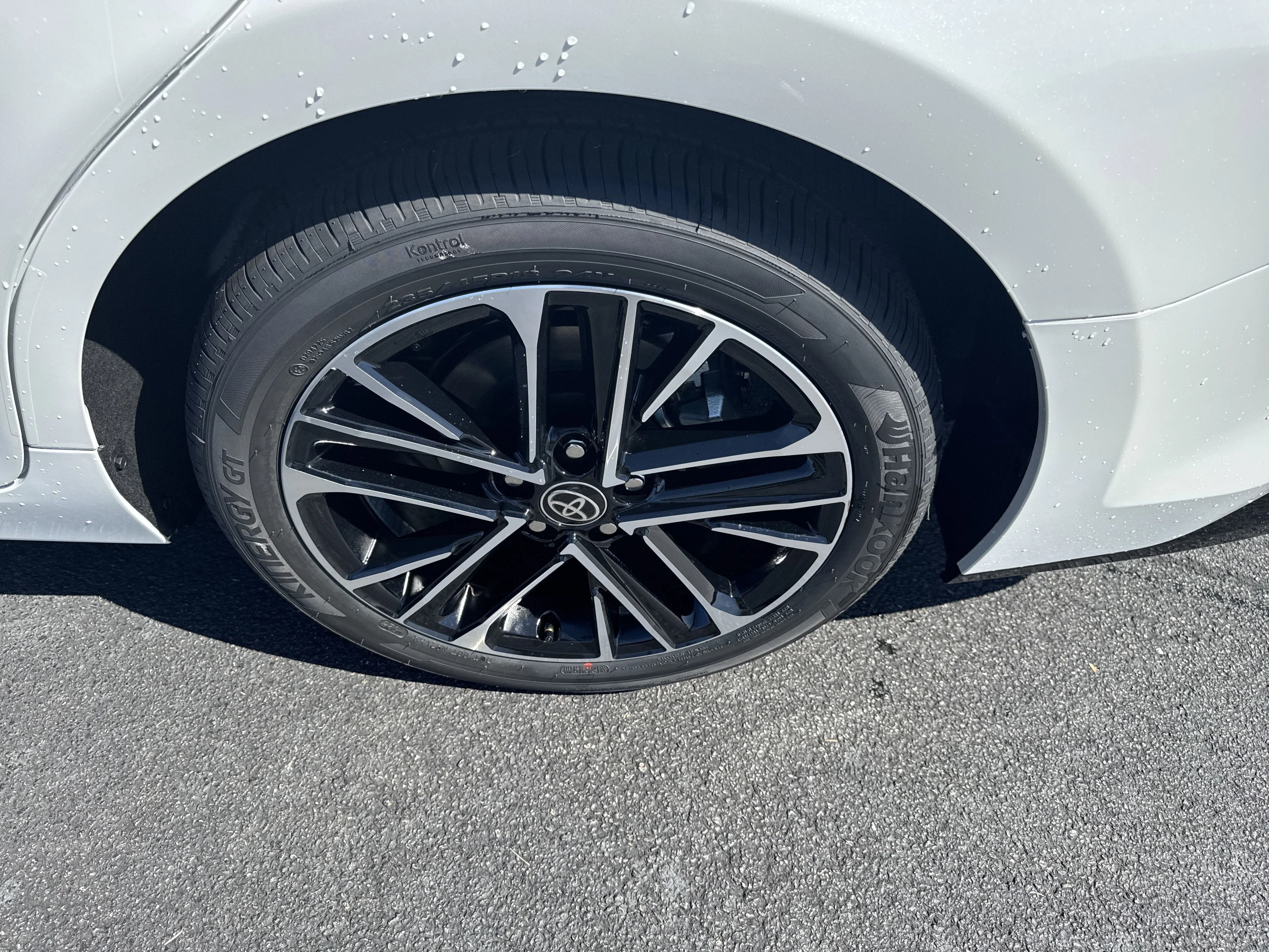 Used 2025  Toyota  image 12