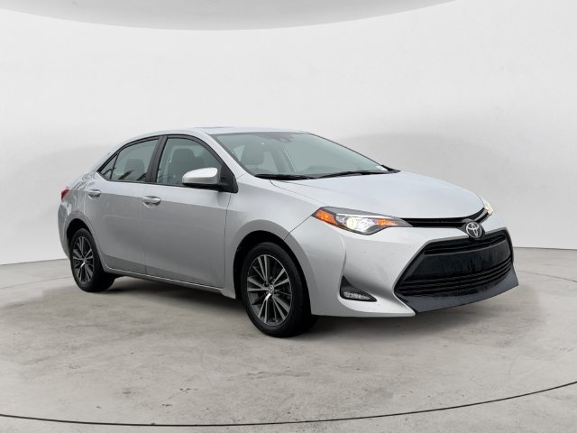 Used 2018 Silver Toyota LE image 3