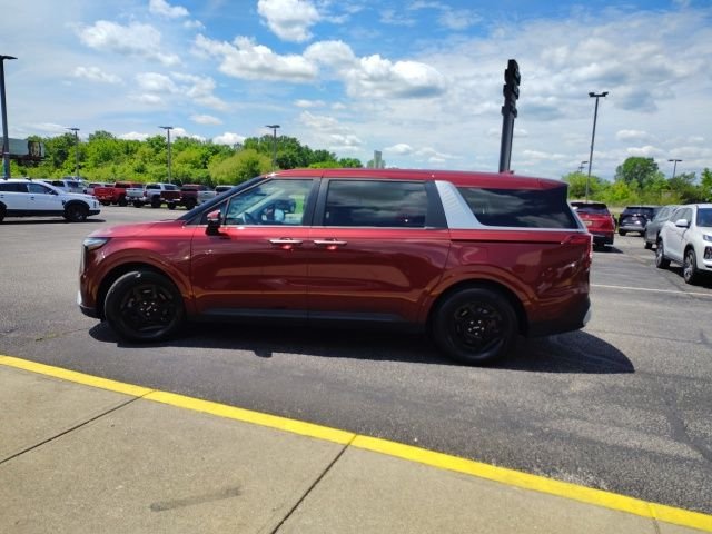 Used 2025 Red Kia LXS image 4
