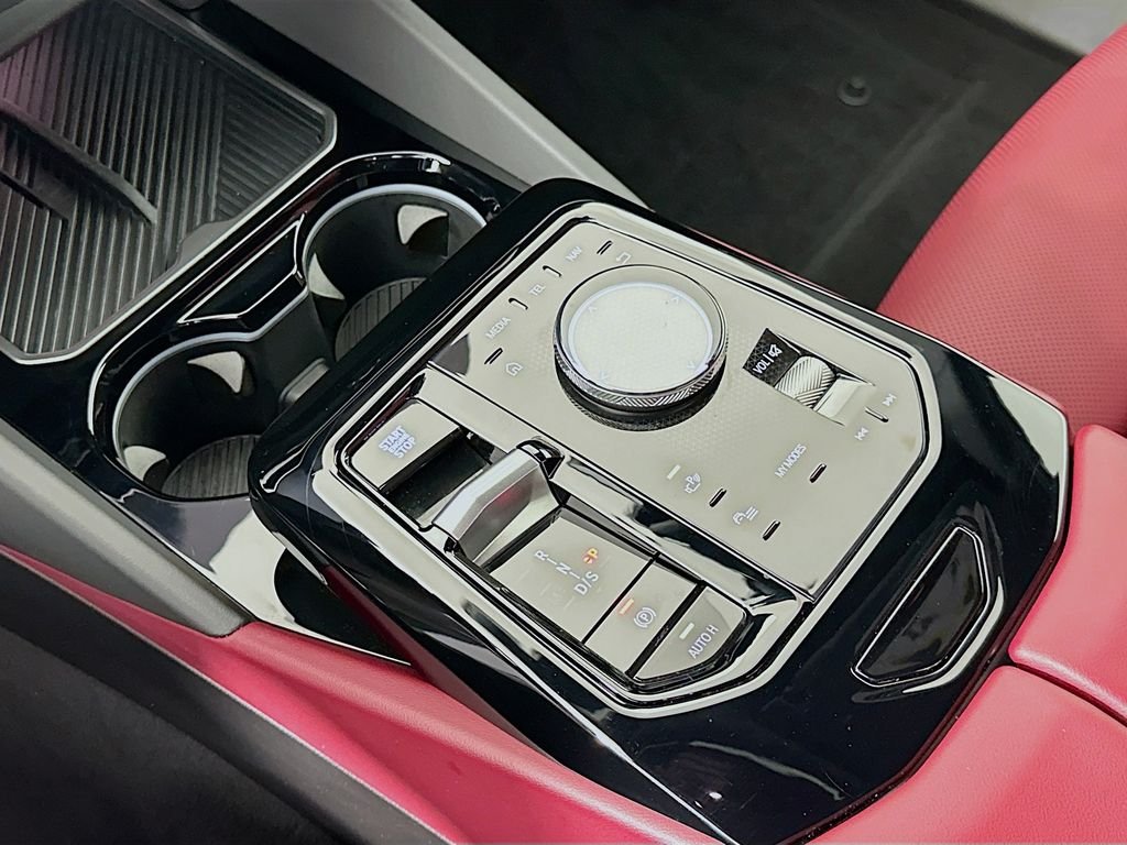2025 BMW 5 Series 530i - Photo 17