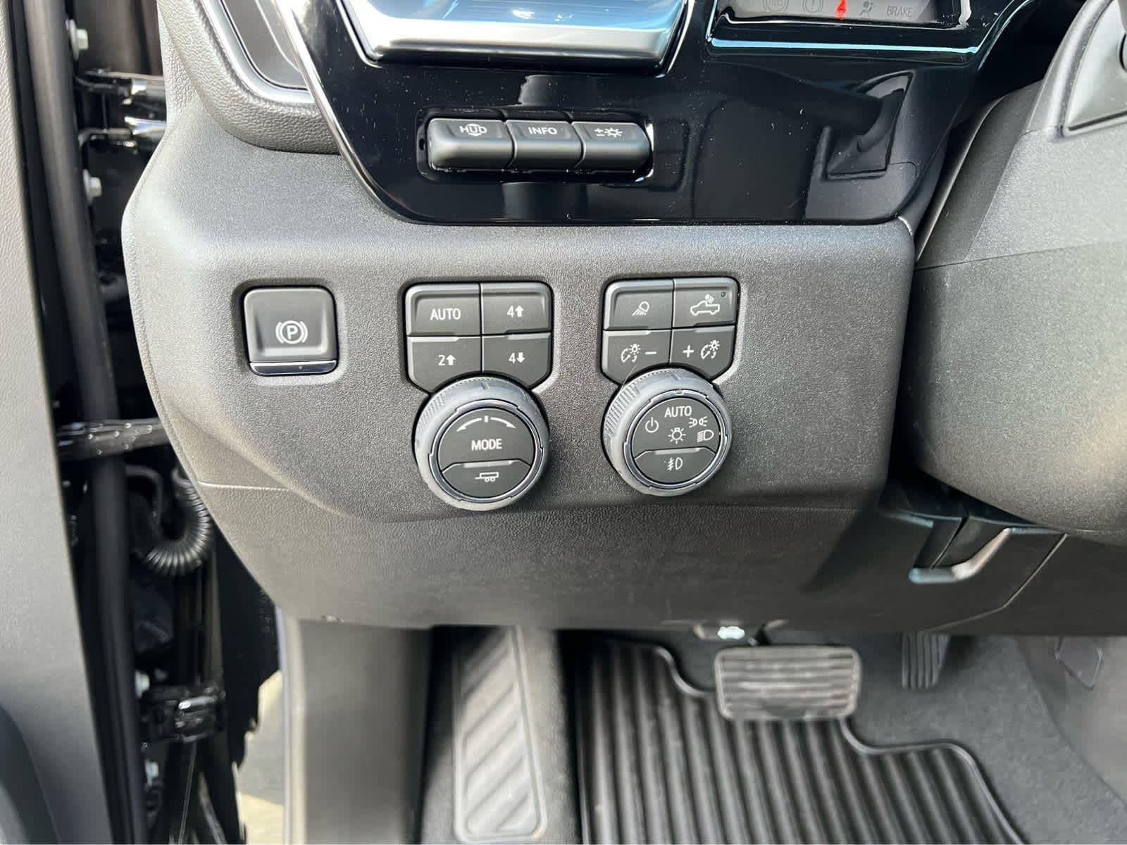 2026 Chevrolet Silverado 3500 HD LTZ - Photo 17