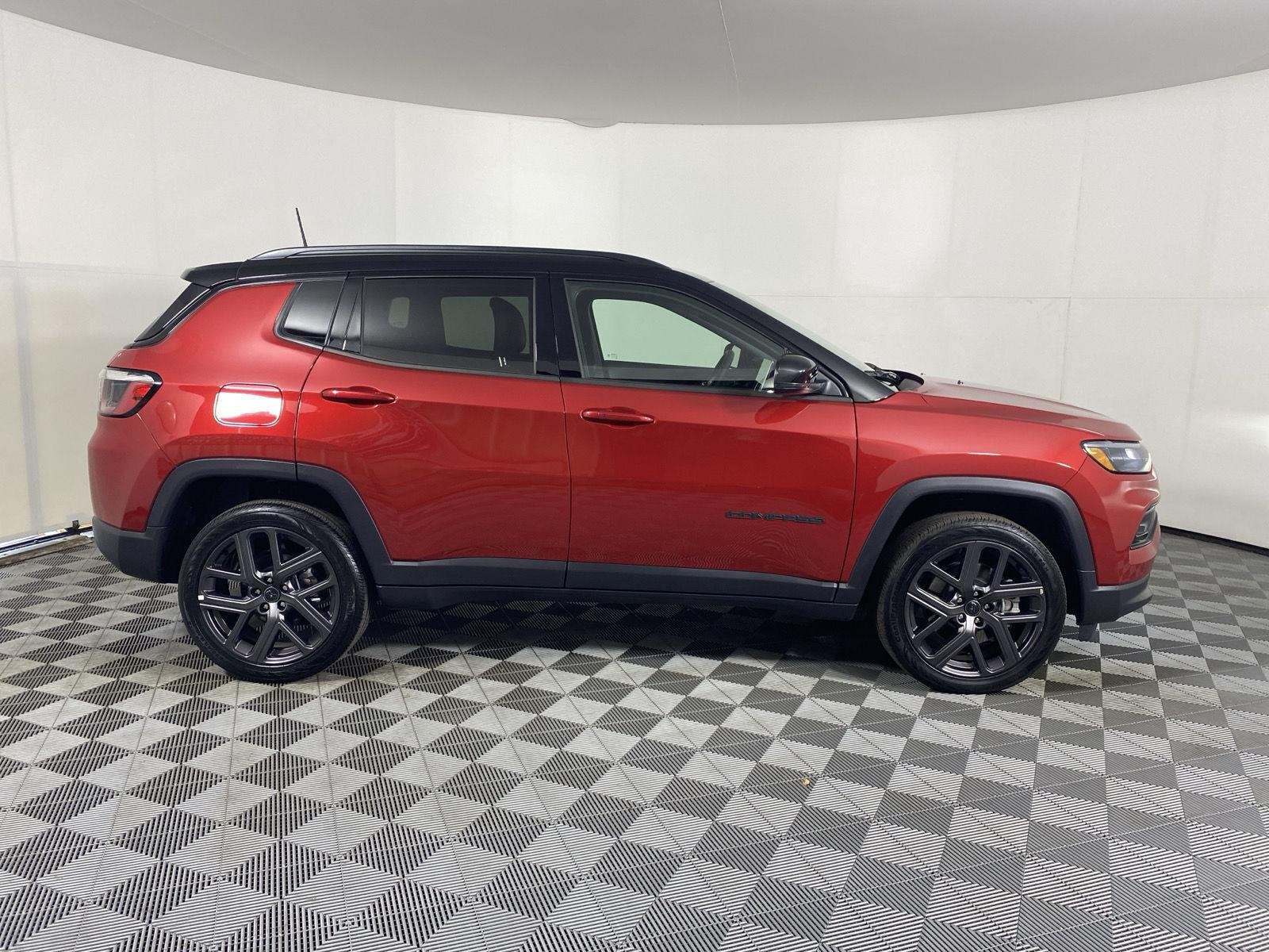 Used 2026 Red Hot Pearlcoat Jeep Limited Altitude image 4