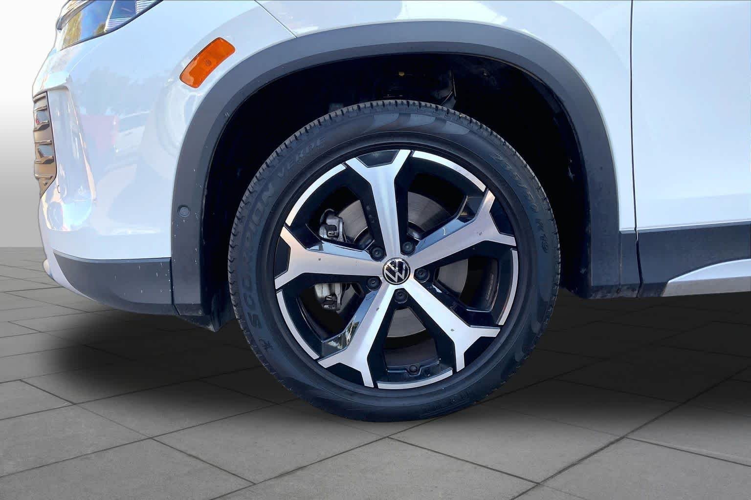 Used 2026 Pure White Volkswagen SE image 11