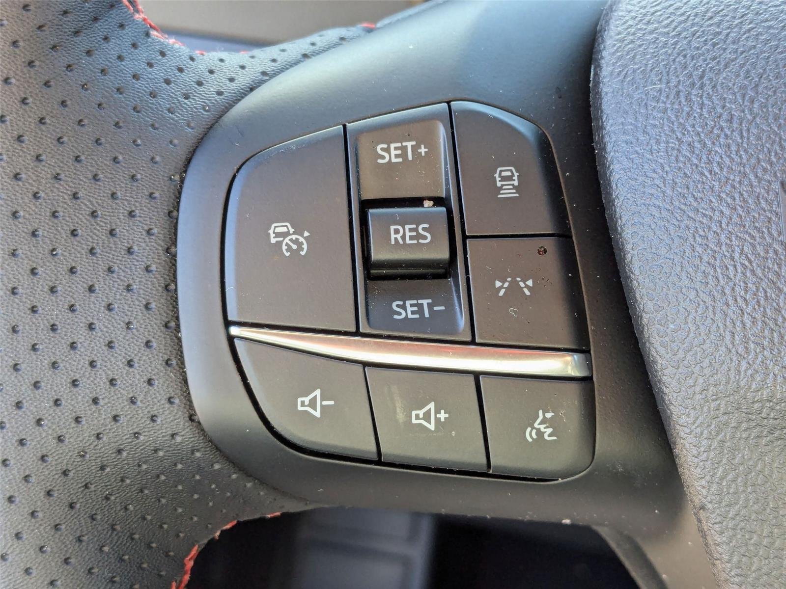 New 2025 Carbonized Gray Metallic Ford ST-Line image 23