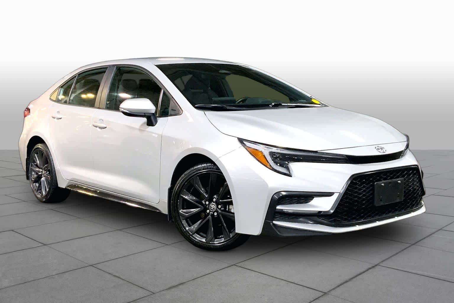 Used 2023 Classic Silver Metallic Toyota SE image 3