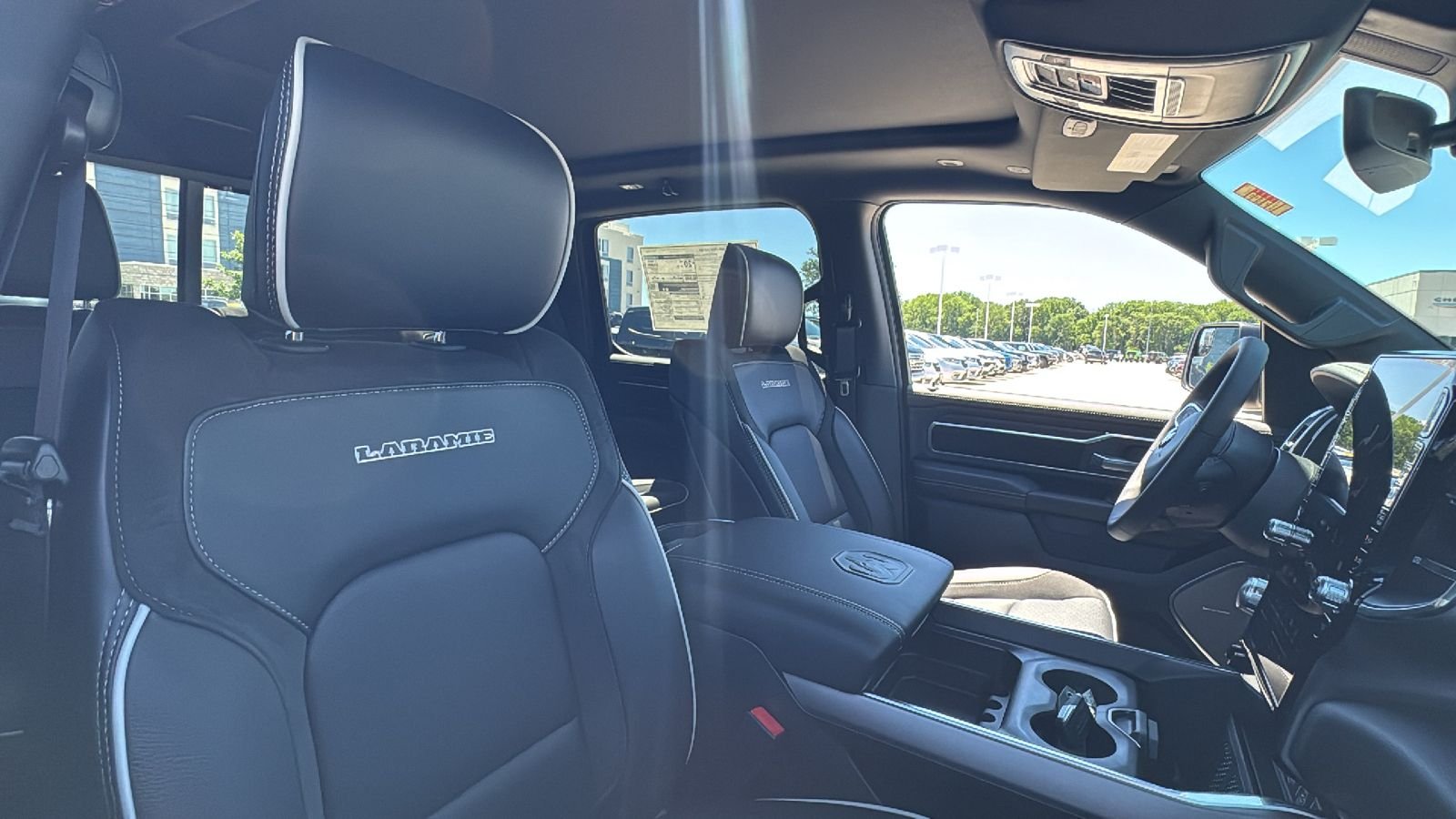 New 2026 Diamond Black Crystal Pearl-Coat Exterior Paint RAM Laramie image 18
