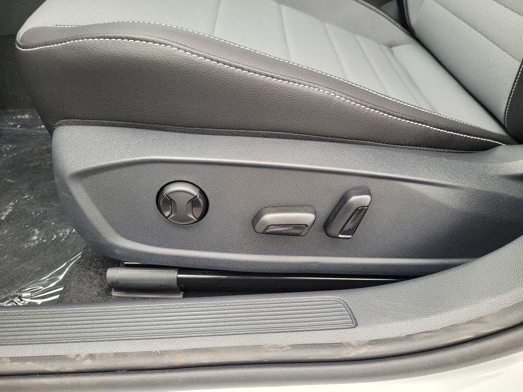 New 2026 White Volkswagen 1.5T SE image 12