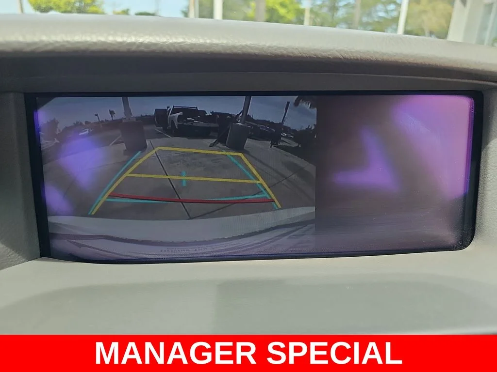 Used 2016 White Lexus 460 image 23
