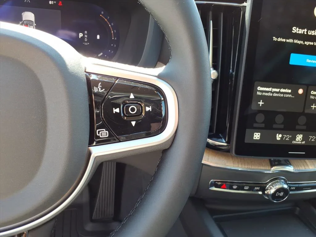 2026 Volvo XC60 Plus - Photo 16
