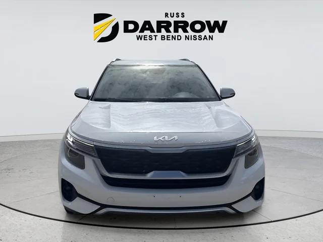 Used 2022 White Kia S image 9
