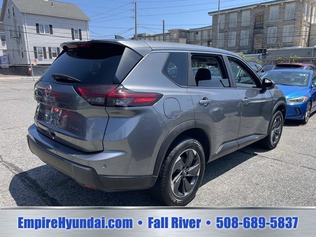 2024 Nissan Rogue SV - Photo 8