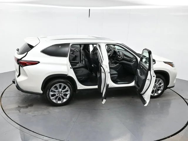 Used 2021 Blizzard Pearl Toyota Limited image 44