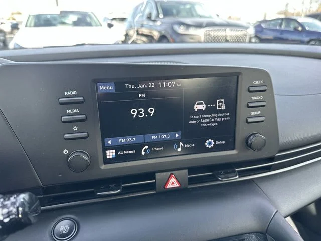 Used 2025 Red Hyundai SEL Sport image 16