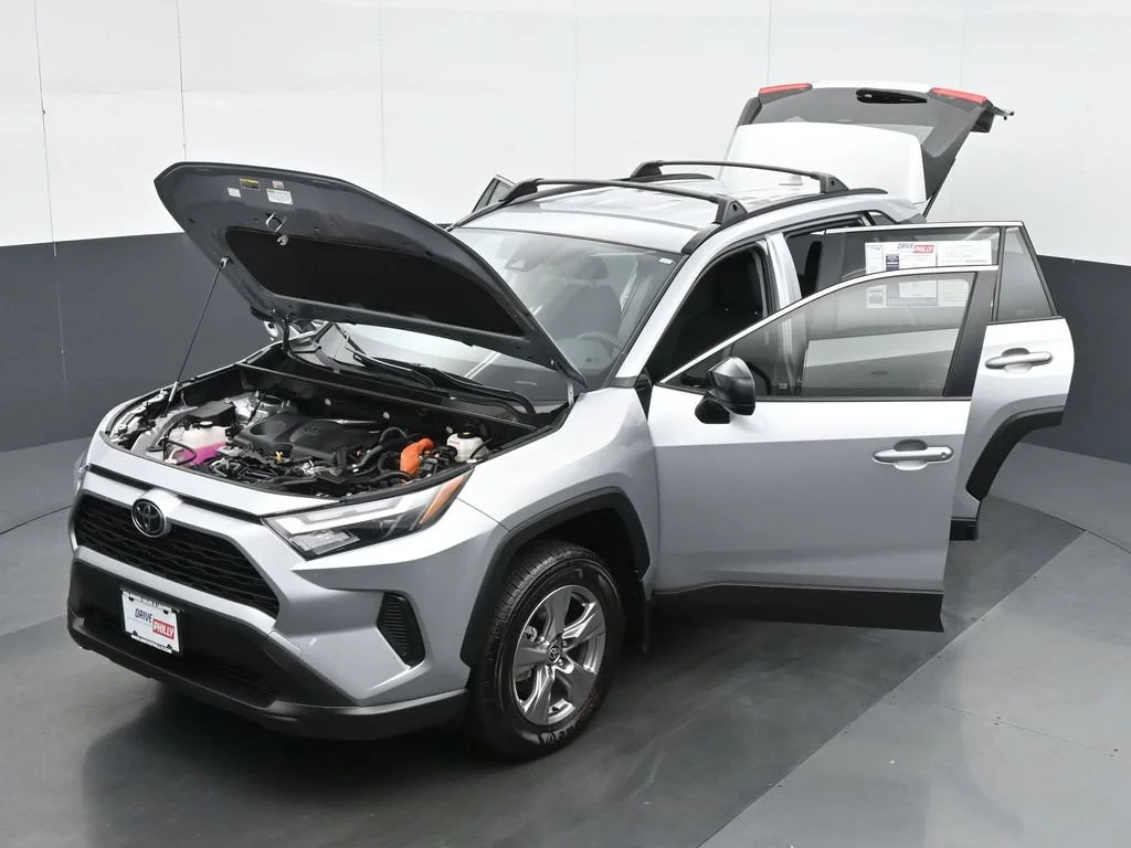 Used 2025 Silver Toyota LE image 39