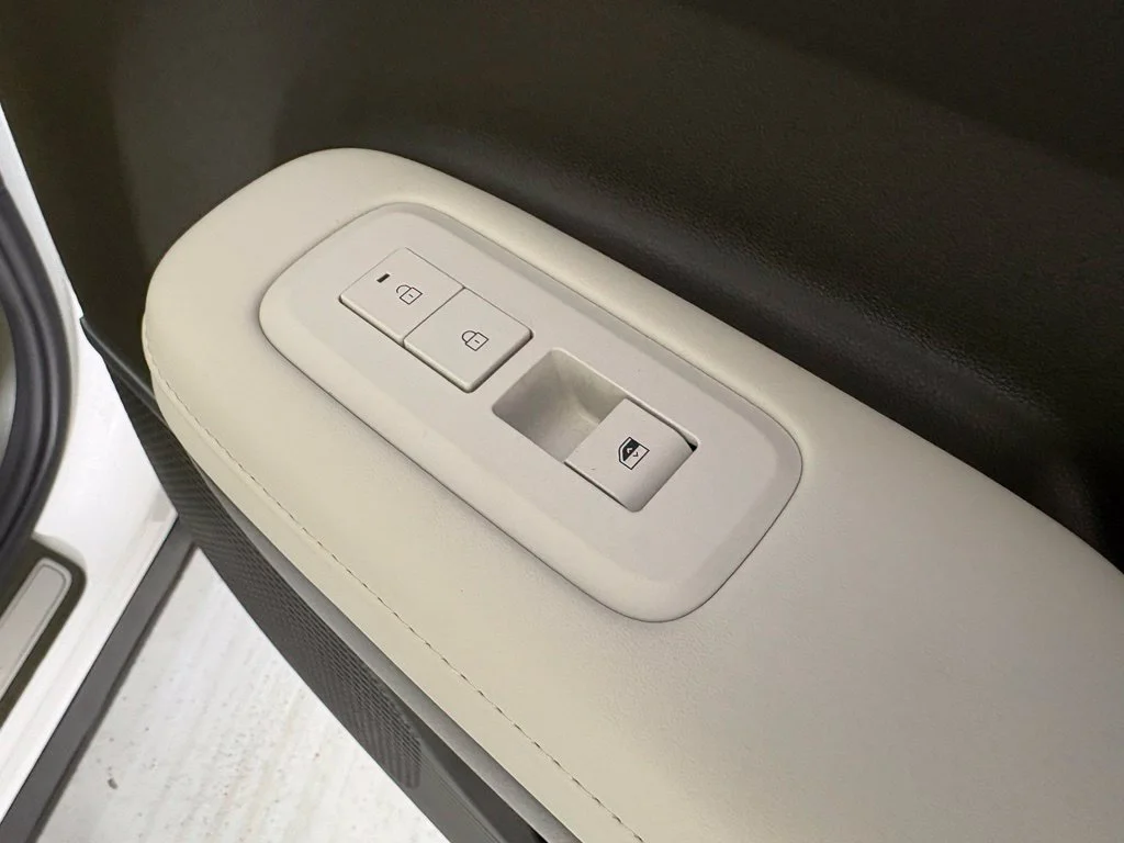 Used 2024 White Hyundai Calligraphy image 13