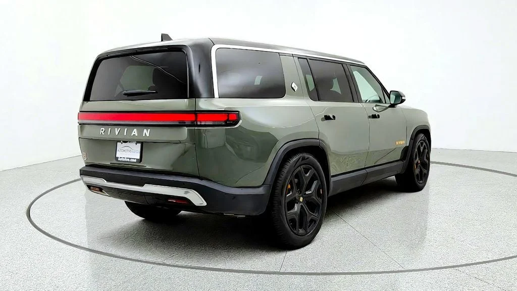 Used 2022 Forest Green Rivian Launch Edition AWD image 5