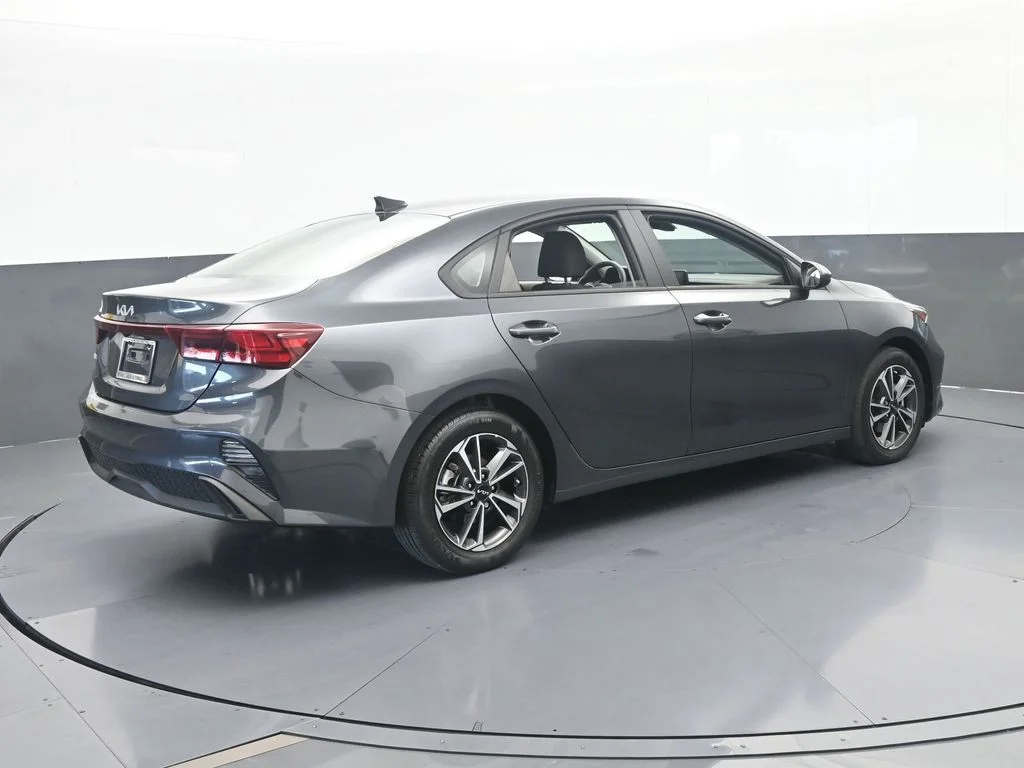 Used 2024 Gravity Gray Kia LXS image 6