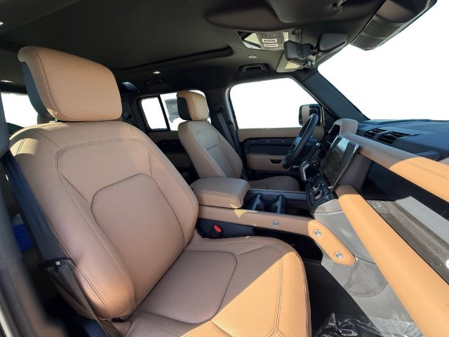 New 2026 Santorini Black Land Rover X-Dynamic SE image 16