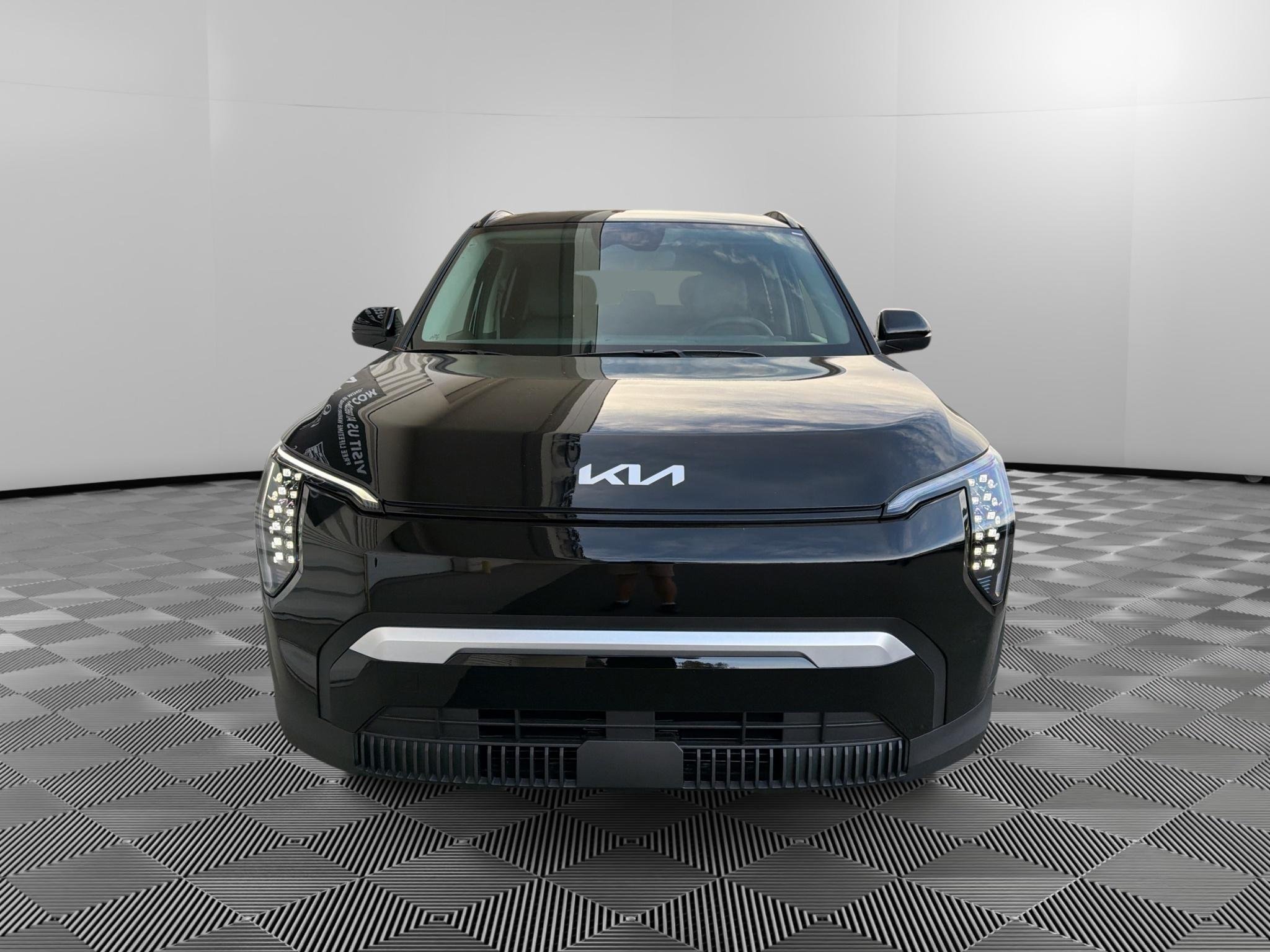 New 2027 Aurora Black Pearl Kia Wind image 2